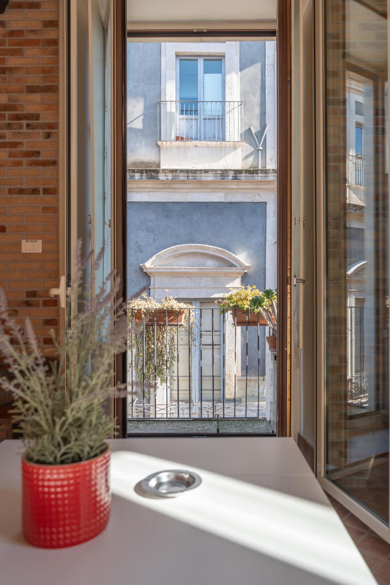 Amenano Apartments CTA Exterior photo